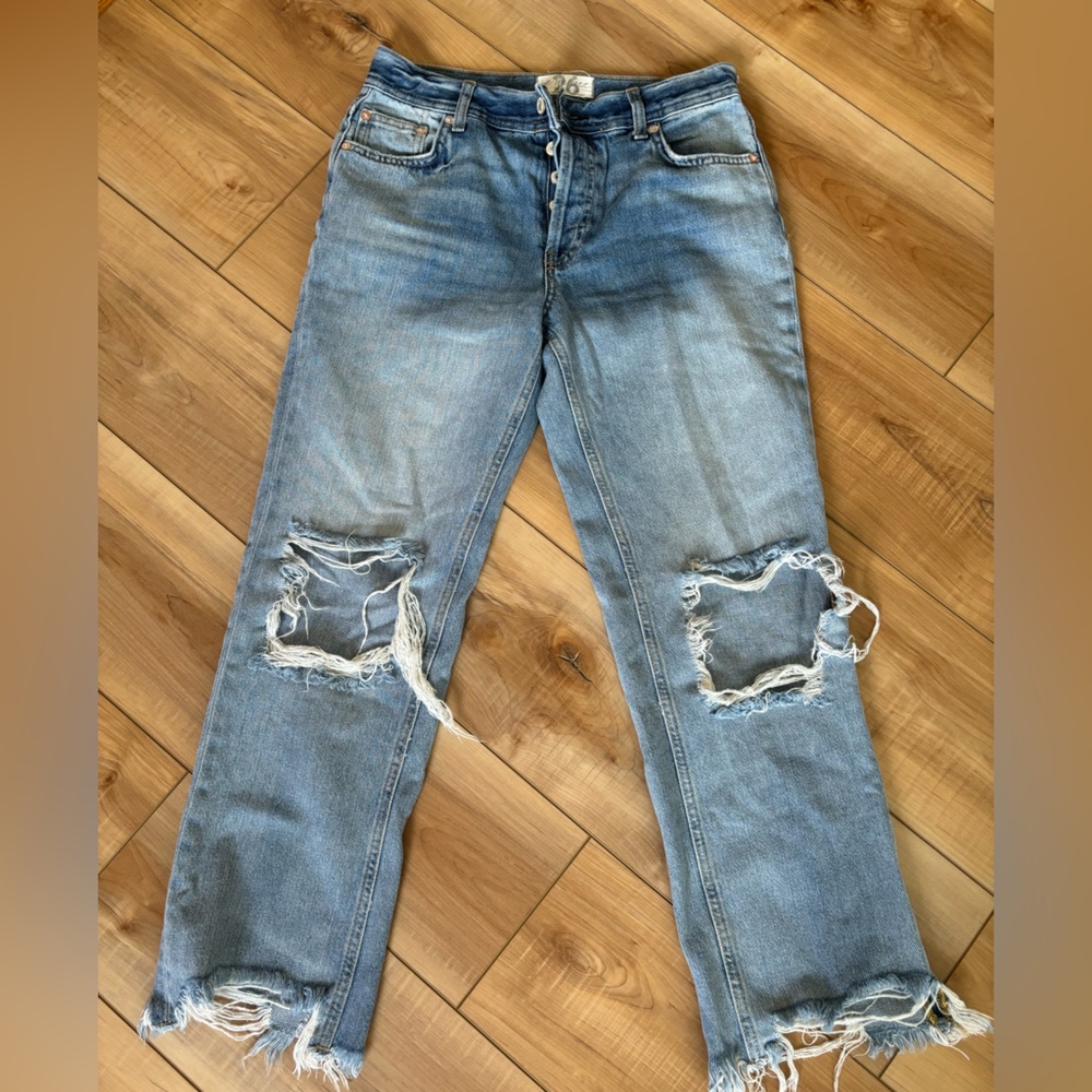 NWOT We the Free distressed jeans